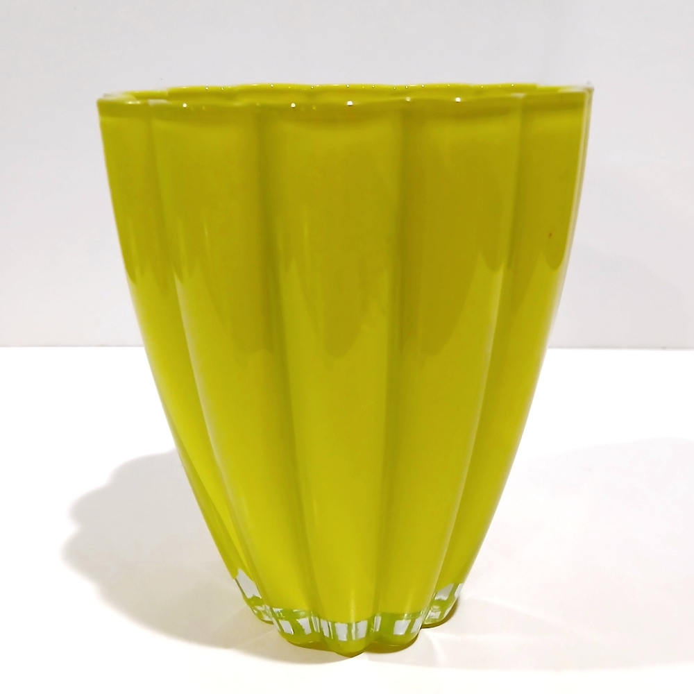 Vibrant Green Italian Glass Vase
